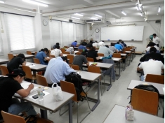 【　前期末試験　】7月下旬には、前期末試験があります。無事にクリアすれば、8月末まで夏休みです。