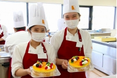 1人1台実習と大量製造で本物のプロに！