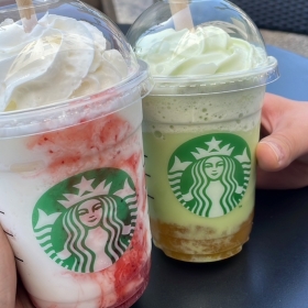 放課後には学校近くのカフェで新作チェック♥