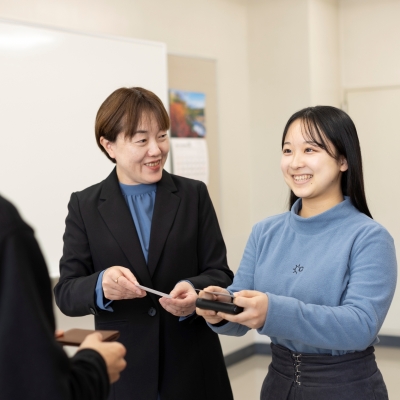 【特徴１】　『西鉄』のサポートと個別に向き合う就職指導で高い就職率を実現！
