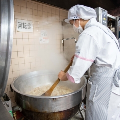 一度に作る料理は２００～３００食！毎日行う給食管理演習