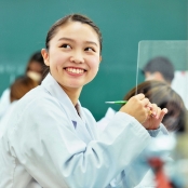名古屋歯科医療専門学校