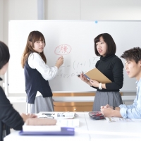経済学科