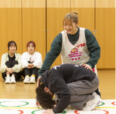 【こどもﾏｲｽﾀｰ養成科】保育士のほか「幼児体育指導者」の資格も取得できます。　