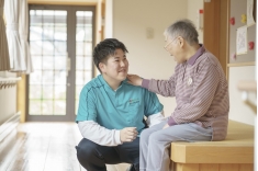 【介護福祉科】実際の施設で経験できる貴重な体験！気持ちを尊重するケアを身につけます。