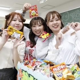 9校の姉妹校をもつ吉田学園では、学園全体での学園祭や沖縄研修旅行、スポーツフェスティバルの他、学校・学科オリジナルで行うイベントもたくさんあります。同じ夢を持った仲間とのキャンパスライフは、勉強もイベントも、思い出深いものになること間違いなし!