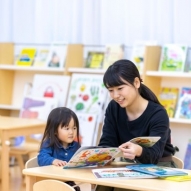 教育学科は幼稚園教諭、小学校教諭、特別支援学校教諭、保育士を目指すことができます。