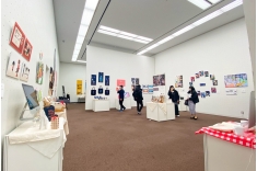 【 卒業制作展 】毎年2月に東京都美術館（上野）にて開催しており、多くの方にお越しいただいております。