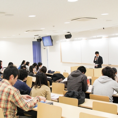 Point3　各学部・学科の学問領域に応じた就職対策