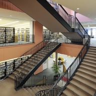 約70万冊を貯蔵する図書館【和泉キャンパス】