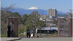 正門