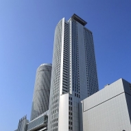 毎日の通学は、名古屋駅から徒歩５分！