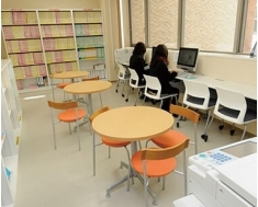 キャリア支援センター学生の就職活動サポートセンター。就活本から求人情報までさまざまな情報をキャッチできます。