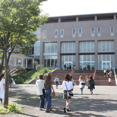 多彩な奨学金により、短大生活をバックアップ。
