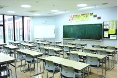 模擬教室北九州市の小学校高学年の教室を模してつくられた教室で、実習や模擬授業体験ができます。