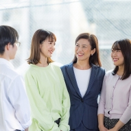 先生と学生の距離が近いのも魅力のひとつ。