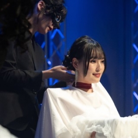 2年間勉強の成果をコンテストやファッションショーで披露する学園祭「KYORI フェスタ」。熱いステージで繰り広げられる技と美の競演は興奮と感動で盛り上がり、つめかけた来場者からは多くの賛辞と声援が寄せられます。